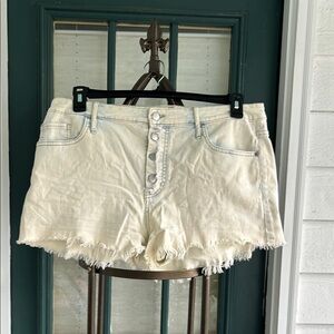 Wild Fable Light Cream Jean Shorts with Frayed Hem and Casual Style size 16